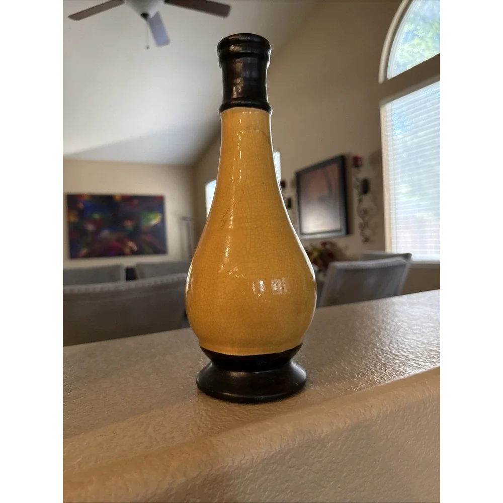 Pottery‎ Mustard/ beige  Vase